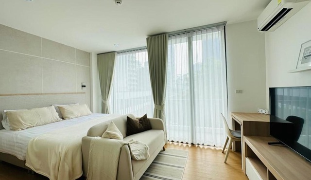 6th Avenue Sukhumvit BKK 408 BTS Asoke Nana MRT Sukhumvit