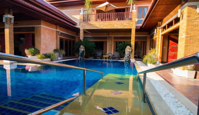 7 Bedrooms Villa with Private Pool in Pattaya *LUXURY*