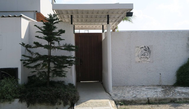 7BR Villa: Sleeps 19, Private Pool, Ideal for Families Near Central Festival
