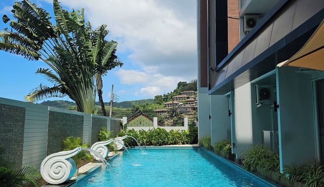 A cozy apartment with moutain views, just 5 minutes walk to Karon beach