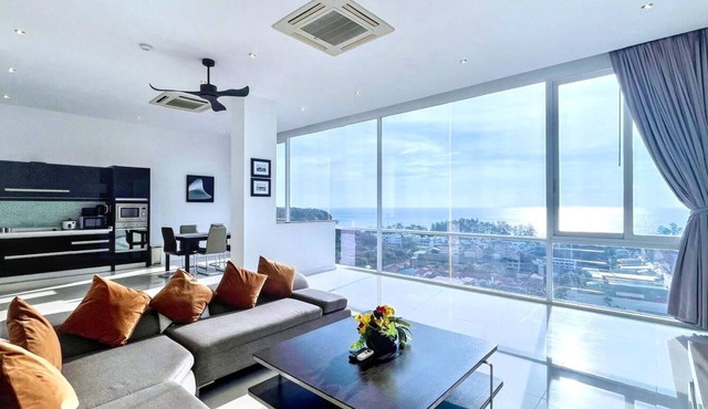 A2 - 4 Bedrooms Duplex Serviced Apartment with Stunning Sea View, Karon Beach