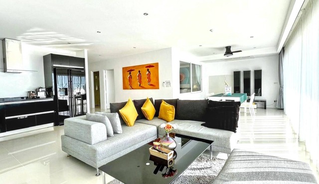 A26 - 2 Bdr Serviced Apt, Stunning Sea View, Karon Beach