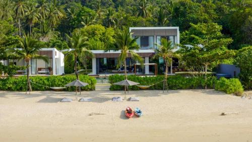 Absolute Luxury Villa Malouna- Beachfront 6 Bedrooms Plus Kids Bunk Room 126 in Ban Bang Po