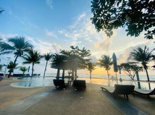 Alongkot Beach Resort Khanom