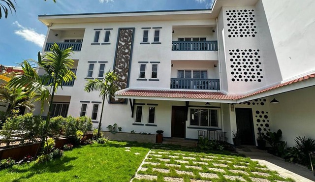 Angkor Stay & Living in Phumĭ Réach Born (1)