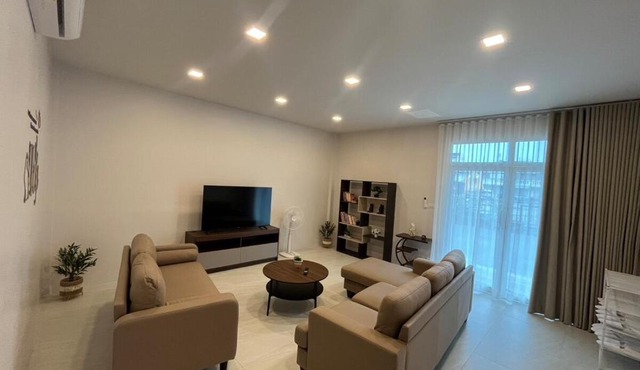 ApoHouse34 Minimalist townhome near Phuket Old Town in Ban Lo Long