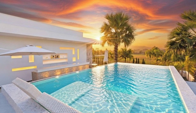 Award Winning Modern Luxury & Exclusive Villa Resort
