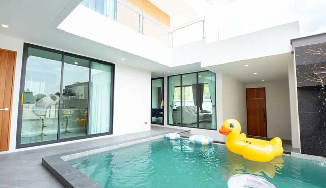 Baan Amphur 5BR Pool Villa · Karaoke & Games in Pattaya City