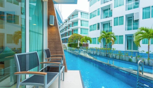 Bachfront Seaside Escape Pool Access C109