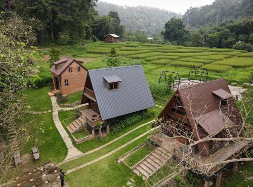 Ban Kaew Mo Ra Glamping & Restaurant