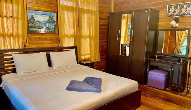Bang Saray Village Resort