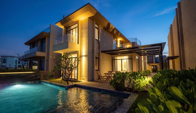 Beach-front villa in Wyndham Garden Cam Ranh resort, Nha Trang Long Beach in Cam Lam