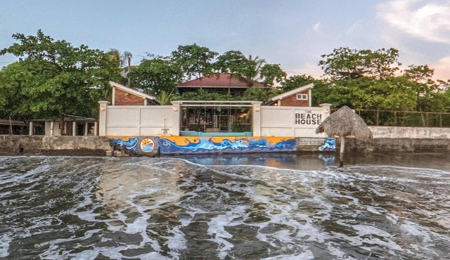 Beachfront 1-of-a-kind house w/AC, Pool, Wifi, ATV