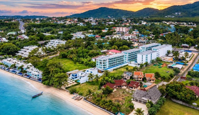 Beachfront Pool Access Suite Walk to Beach - Beach Front 5103 in Phuket