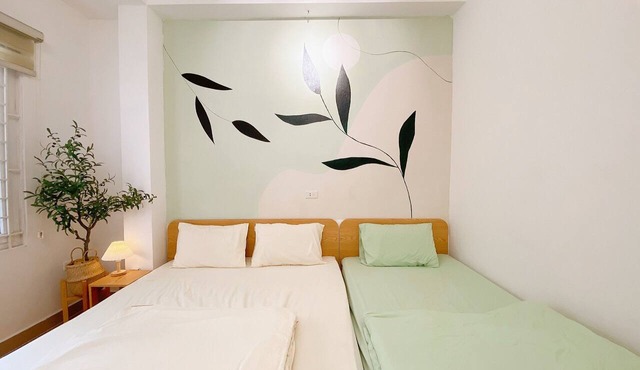 Big Bedroom for max 4, Hanoi Old Quarter, Best Deal w/Private Bath, Free Wash in Hà Nội