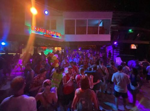 Blanco Beach Bar Hostel