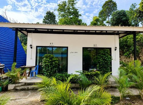 Blue Zone Hostel in Koh Rong