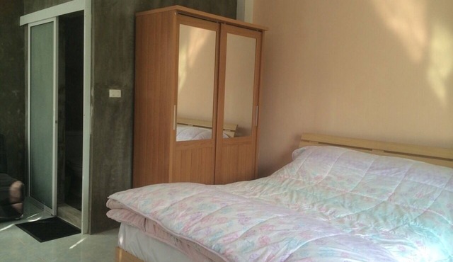 Chatters area Room, 1 stop travel service