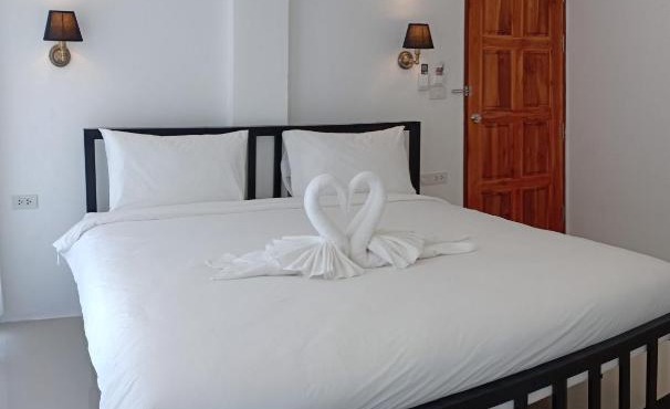 Chaweng best hotel and hostel samui