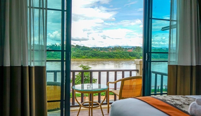Chiangkhong Teak Garden Riverfront Onsen Hotel
