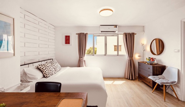 Clean 1BR River Front Oasis. 15 min to BTS On Nut Station & Everywhere in BKK! in Krung Thep Maha Nakhon