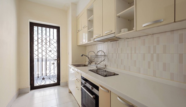 Cozy 2BR Condo with Hardwood Floors & Rooftop Sunset View in Charming Phnom Penh in Phnom Penh