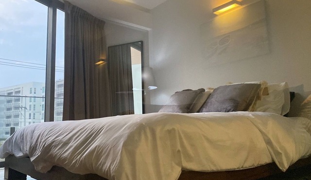 Cozy Hua Hin beach condo 200m walking distance to Takiab beach. Quiet home in Tambon Nong Kae