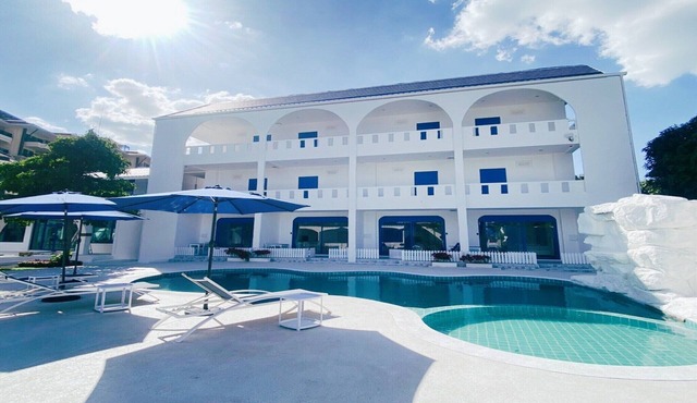 Deluxe Seaview Double | Luxury by the Shore