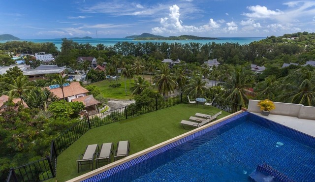 Diamond View: 9 Bedrooms, Private Pool, Seaview, near Rawai/Nai Harn, Sleeps 20+