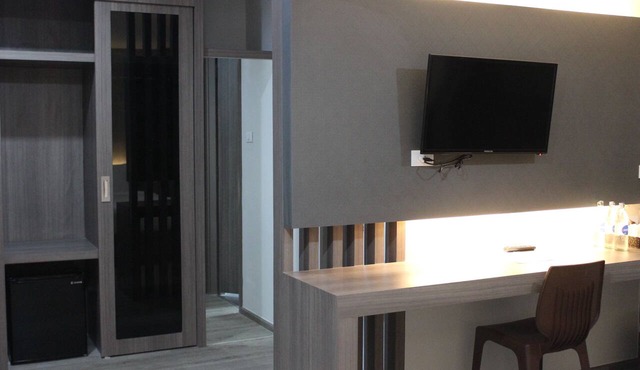 Double D Hotel in Pak Kret