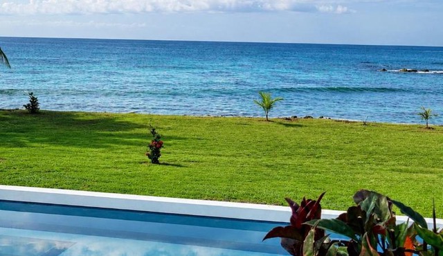 Emerald Luxe Suites in Corn Island