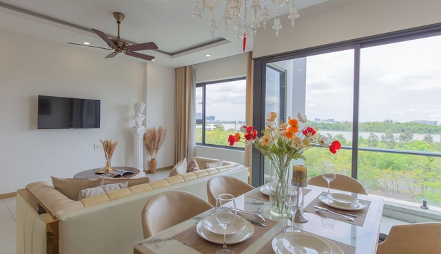 * Emperor 3BRs Apt-Tremendous HaborView in D2 in Thành phố Hồ Chí Minh