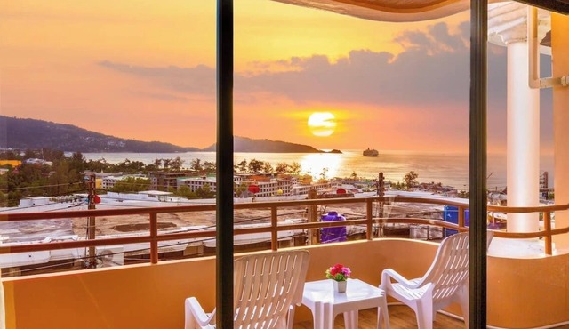 ✈Enjoy Sunset & Sunrise-SeaView Holiday 3B4B House in Tambon Patong