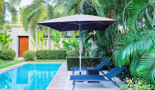 Fabulous 2br pool villa walk to Bangtao beach and Catch club in Choeng Thale