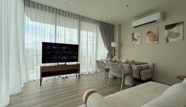 Family 2 bedroom apartment with sea and mountain view at Vehha, Hua Hin, 18th floor, hotel service, Vana Nava water park special offer in Hua Hin