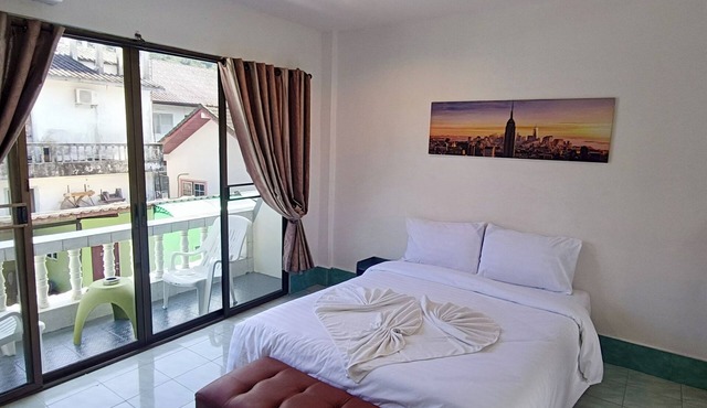 Family Apartment - Patong Beach Center in Tambon Patong