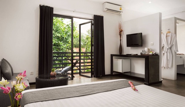 Family Room: 1Double & Single bed Free breakfast in Sangkat Sala Kamreuk