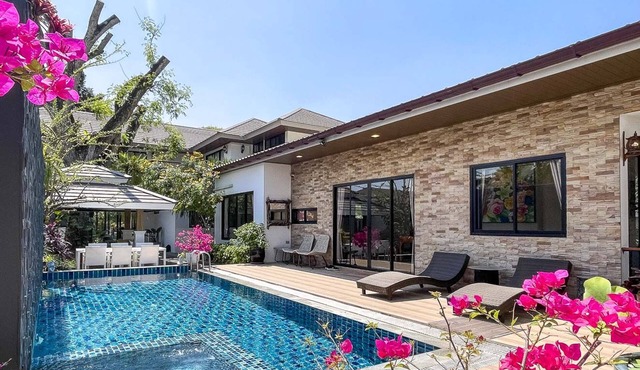 Family Style Bungalows near Shopping Area