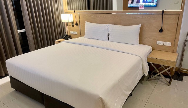 FX Hotel Nana