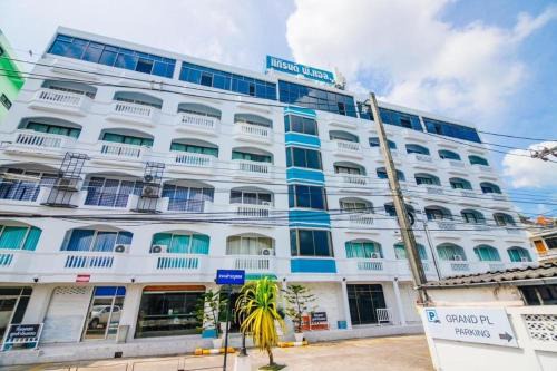 Grand PL Hotel in Phatthalung