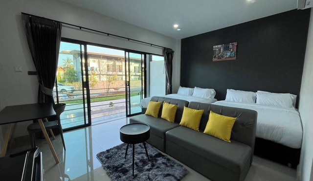 Hillside Premium Hotel