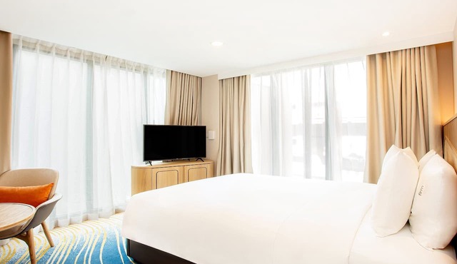 Holiday Inn Express and Suites Bangkok Central Pier by IHG in Bangkok