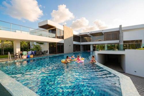 Holiday villa near Pattaya Elephant Village