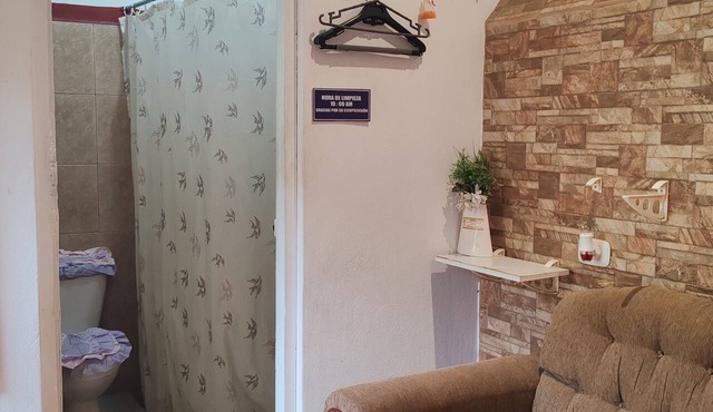 Hostal Ruinas de San Sebastian - Hostel in León