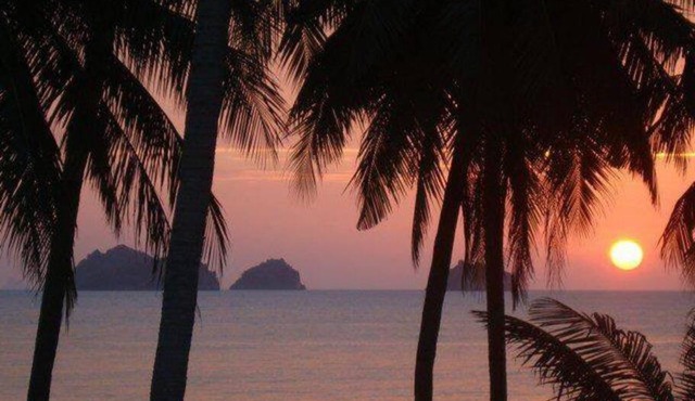 House by the beach with amazing sunset views in Koh Samui