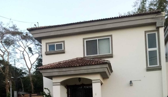 House in Managua, best location! Santo Domingo area. in Managua