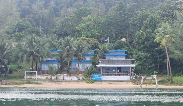 Infinity Beach Bungalows And Restaurant in Kaôh Rŭng (1)