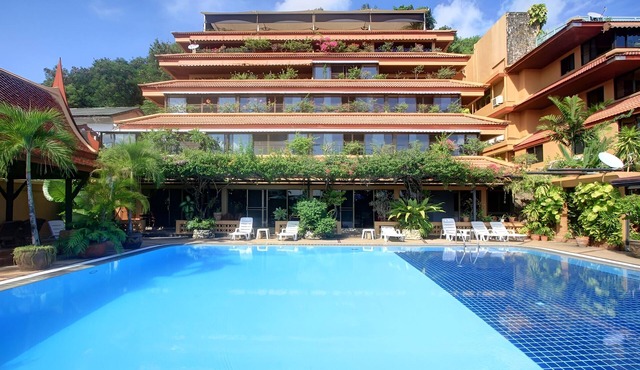 Kata-Karon beaches + Pool in Paradise