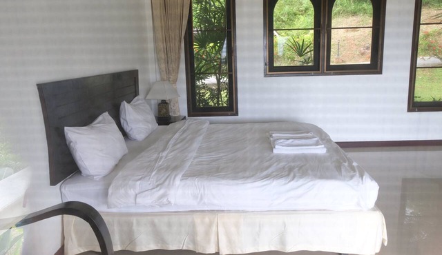 Khaolak Hillside Villa in Takua Pa