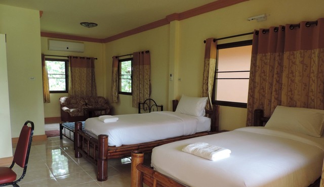 Khunnam Rimtarn Resort